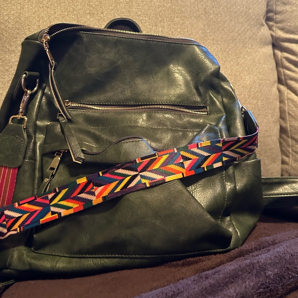Versatile deep forest green backpack/shoulder bag looking for a new home